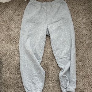 Gray women’s American eagle sweat pants